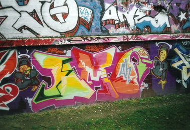 Graffiti Wall in Hamburg - Photo by COLLECTOR - DMO, Skena, AH (2001)