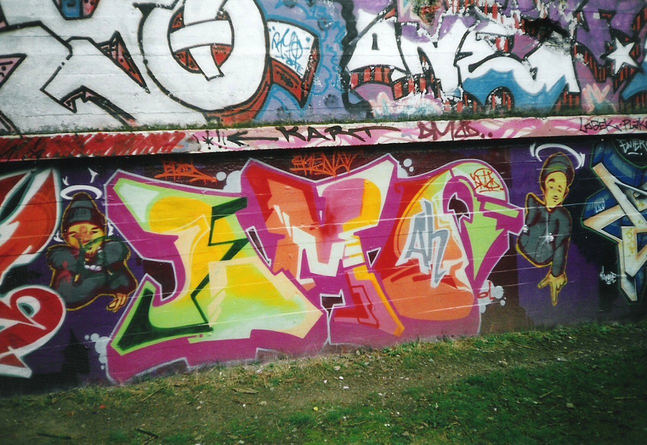 Graffiti Wall in Hamburg - Photo by COLLECTOR - DMO, Skena, AH (2001)