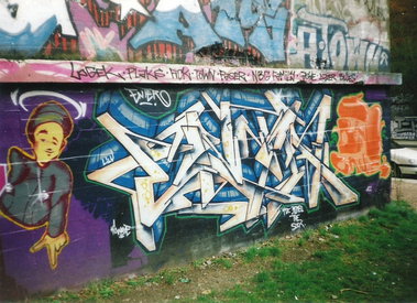 Graffiti Wall in Hamburg - Photo by COLLECTOR - Enta, Enter, BTN (2001)