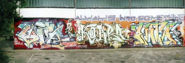 Graffiti Wall in Hamburg - Photo by COLLECTOR - Enta, Kobra, BTN (2000)