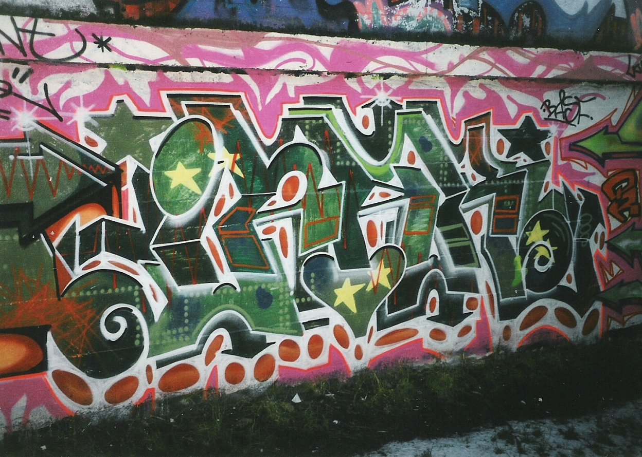 Graffiti Wall in Hamburg - Photo by COLLECTOR - Irak, BASF, Hamburg