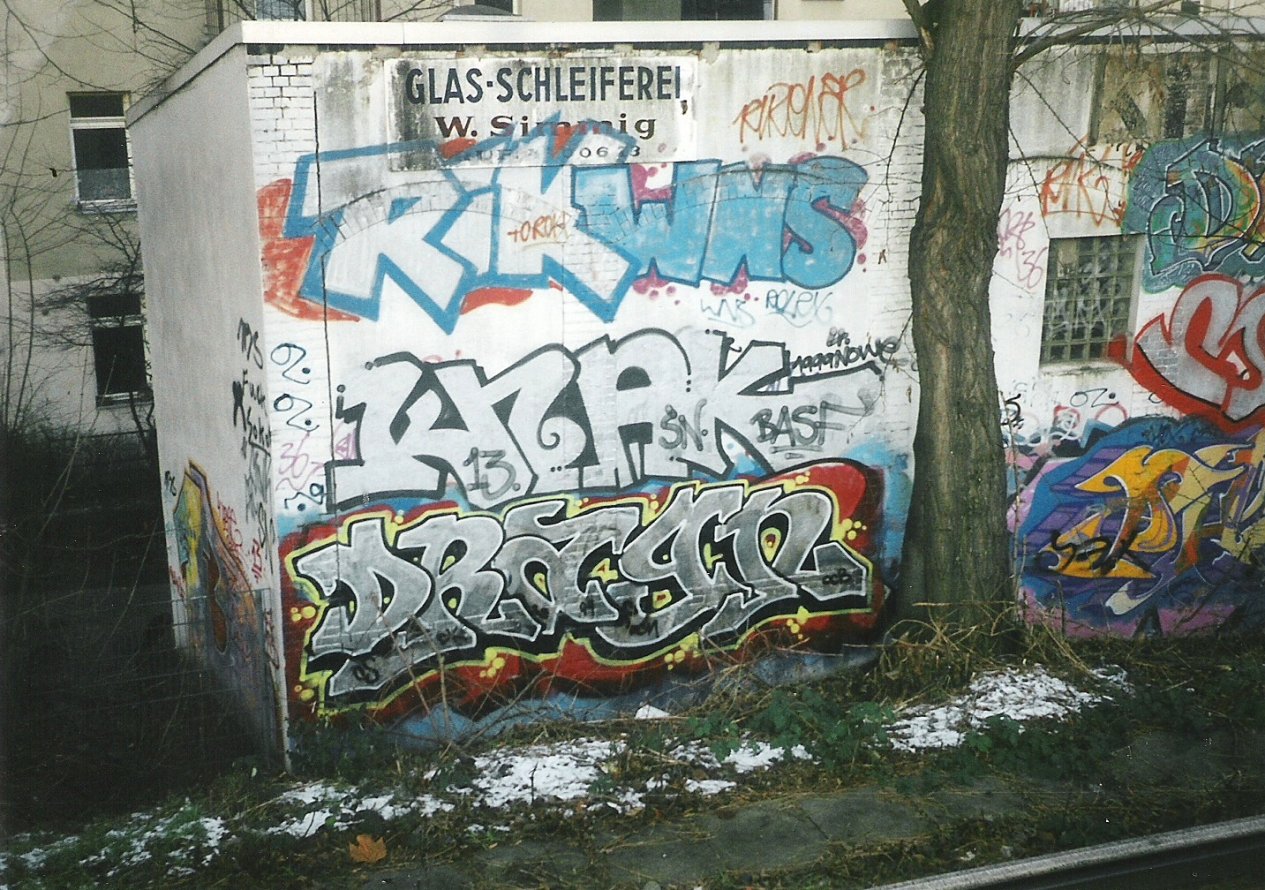 Graffiti Bombing in Hamburg - Photo by COLLECTOR - Rik, WNS, Knak
