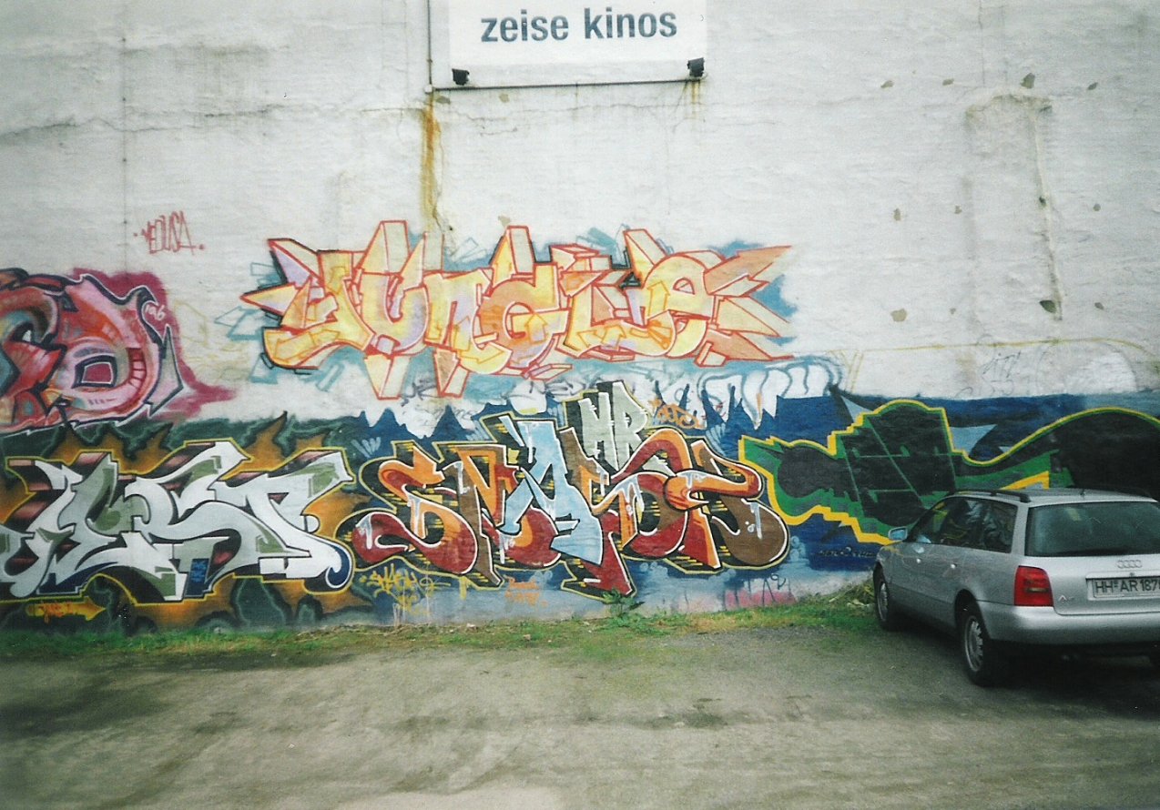Graffiti Bombing in Hamburg - Photo by COLLECTOR - Jungle, Smash, Hamburg
