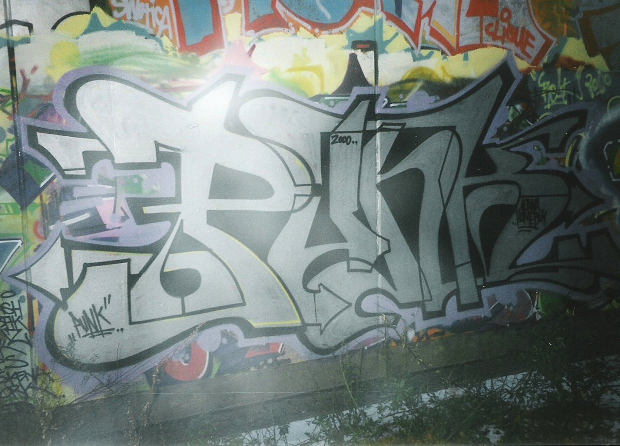 Graffiti Wall in Hamburg - Photo by COLLECTOR - Punk, Hamburg (2000)