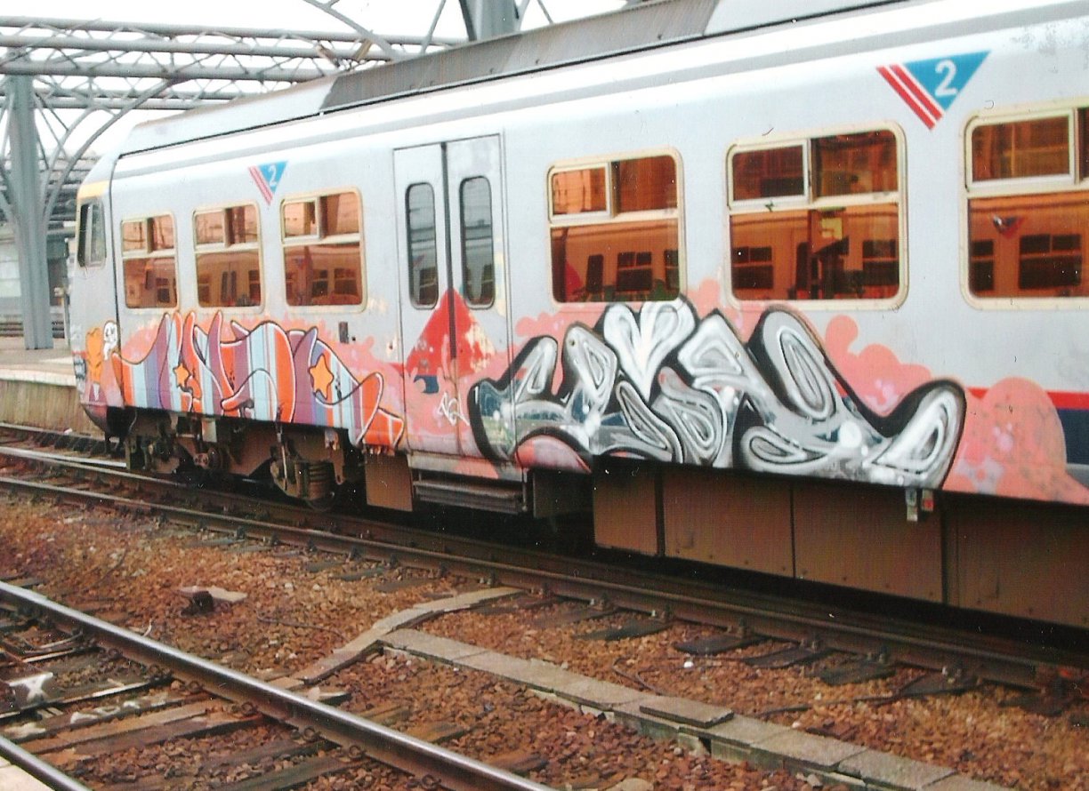 Graffiti Train in Les Bons Villers - Photo by COLLECTOR - Belgium (2007)