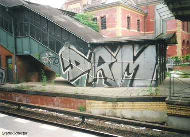 Graffiti Bombing in Berlin - Photo by COLLECTOR - DRM, Berlin