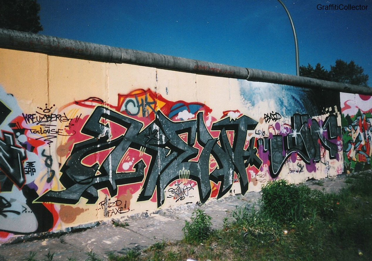 Graffiti Wall in Berlin - Photo by COLLECTOR - Rew, Berlin (2002)