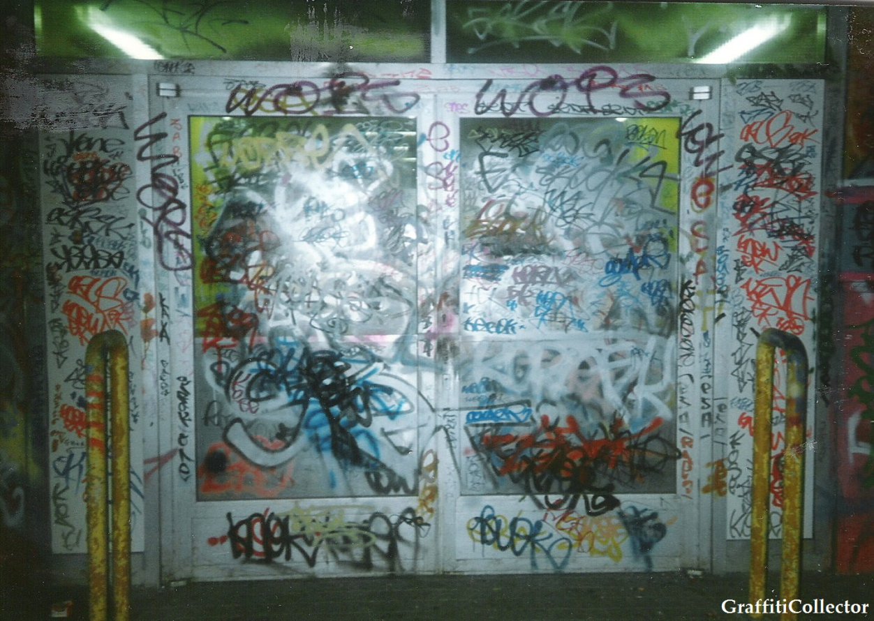 Graffiti Bombing in Hamburg - Photo by COLLECTOR - Hamburg, Steilshoop, GK (1993)