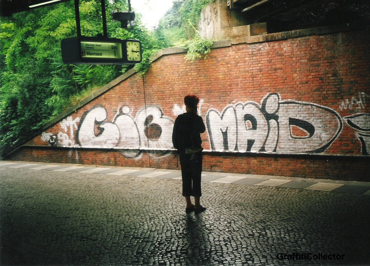 Graffiti Bombing in Berlin - Photo by COLLECTOR - GIB, Maid, Berlin