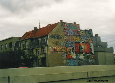 Graffiti Bombing in Berlin - Photo by COLLECTOR - Berlin