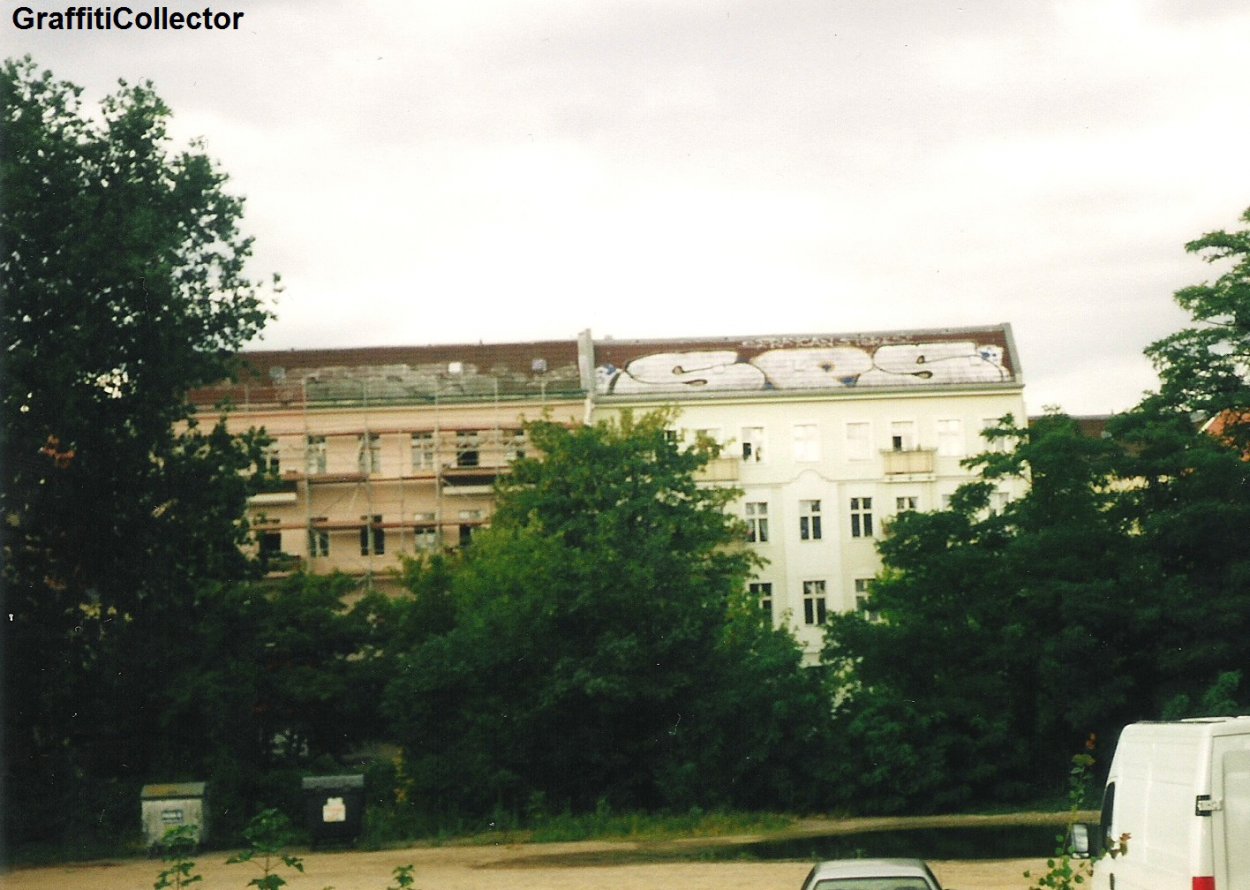 Graffiti Bombing in Berlin - Photo by COLLECTOR - SPS, Berlin