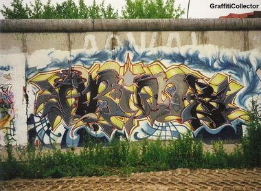 Graffiti Wall in Berlin - Photo by COLLECTOR - Arimz, Berlin