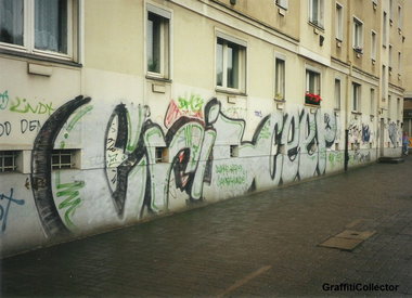 Graffiti Bombing in Berlin - Photo by COLLECTOR - Crib, Ceep, DHG