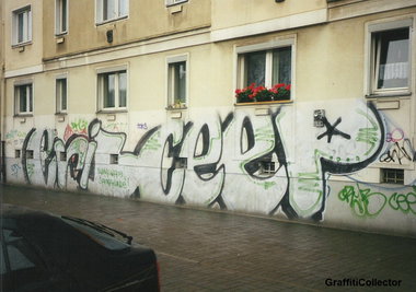 Graffiti Bombing in Berlin - Photo by COLLECTOR - Crib, Cryb, Ceep