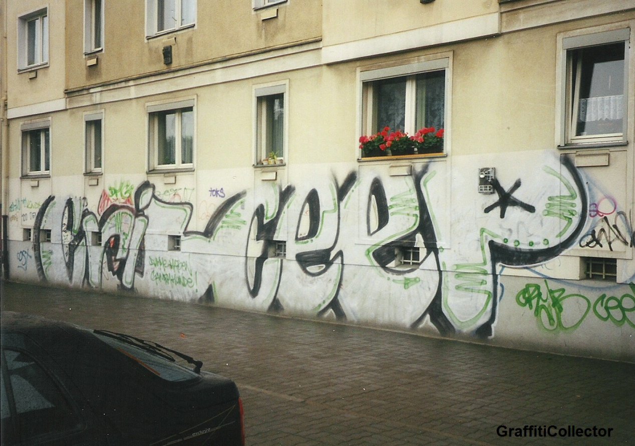 Graffiti Bombing in Berlin - Photo by COLLECTOR - Crib, Cryb, Ceep