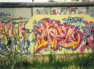 Graffiti Wall in Berlin - Photo by COLLECTOR - Micro, DRM, Berlin (1999)