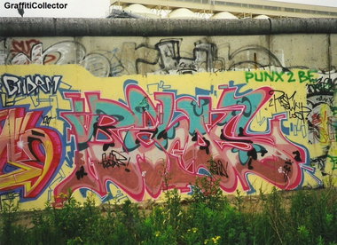 Graffiti Wall in Berlin - Photo by COLLECTOR - Baos, Soab, BND (1999)