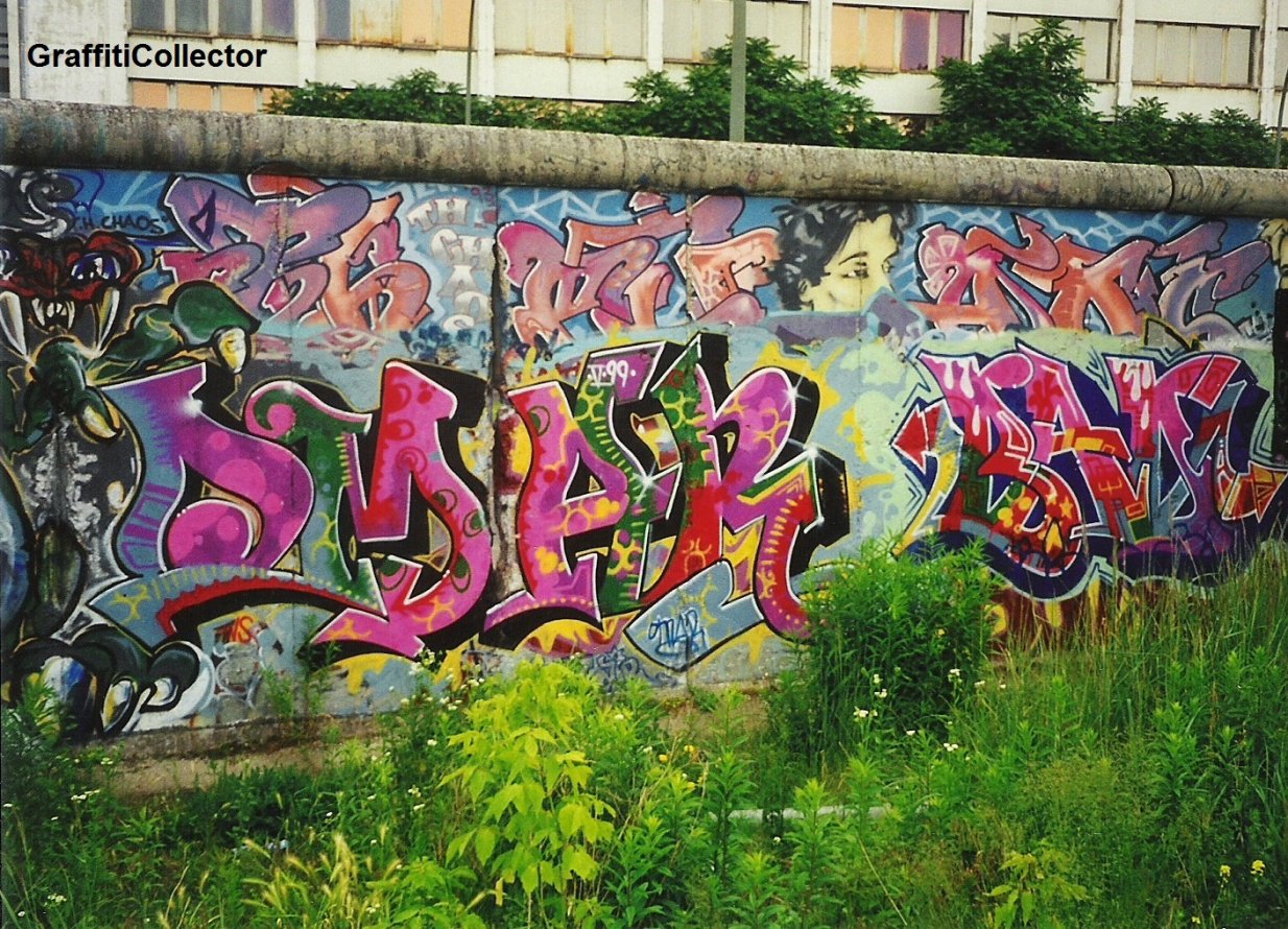 Graffiti Bombing in Berlin - Photo by COLLECTOR - Omar, Bad, Berlin (1999)