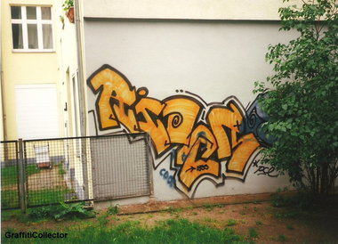 Graffiti Bombing in Berlin - Photo by COLLECTOR - Rider, Berlin (1999)