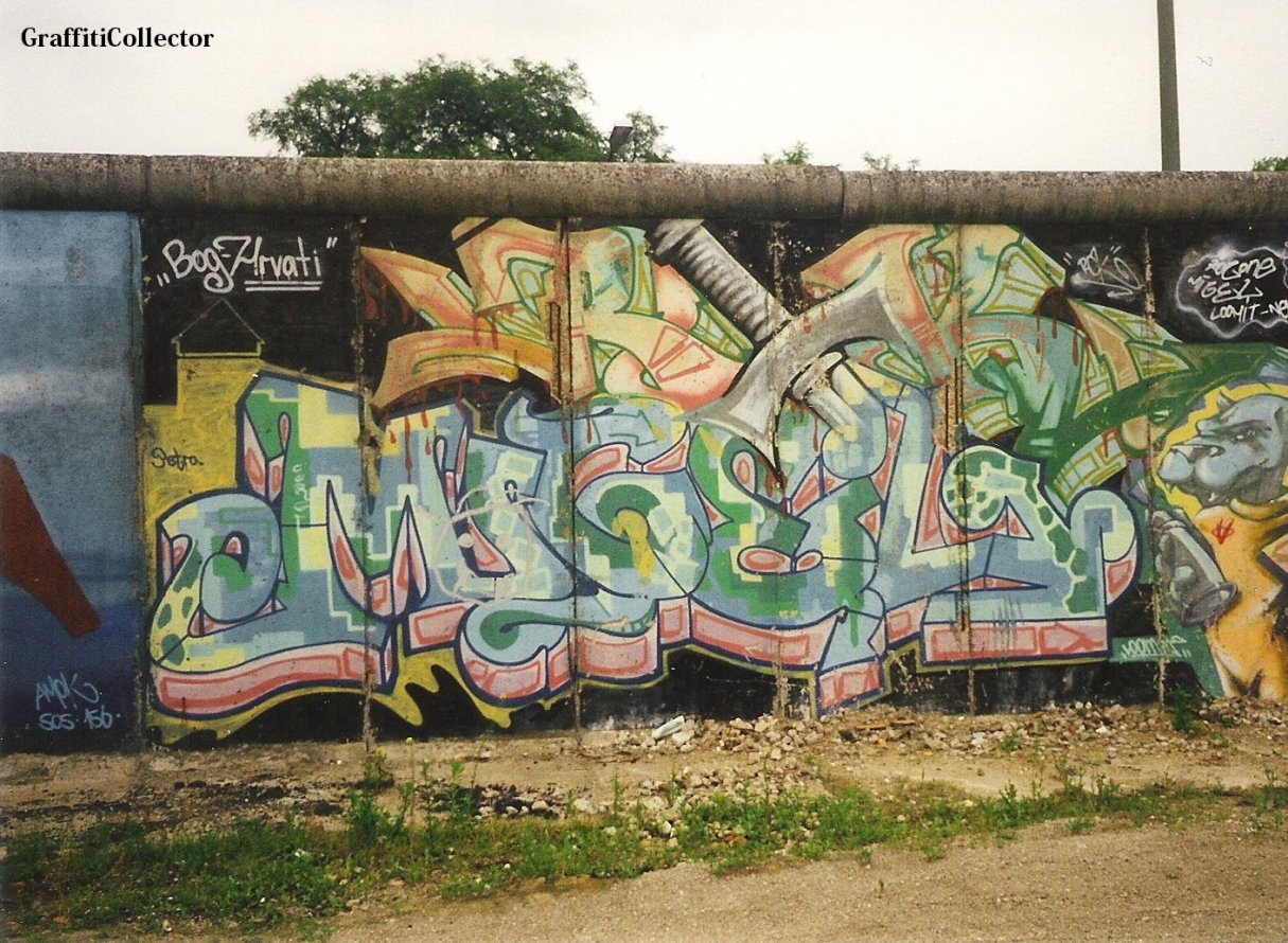 Graffiti Bombing in Berlin - Photo by COLLECTOR - Migel, Rok, Roc