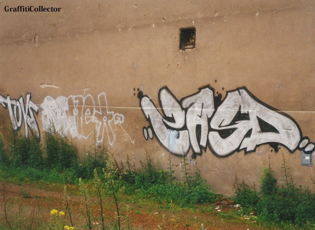 Graffiti Bombing in Berlin - Photo by COLLECTOR - Zasd, LTX, Berlin