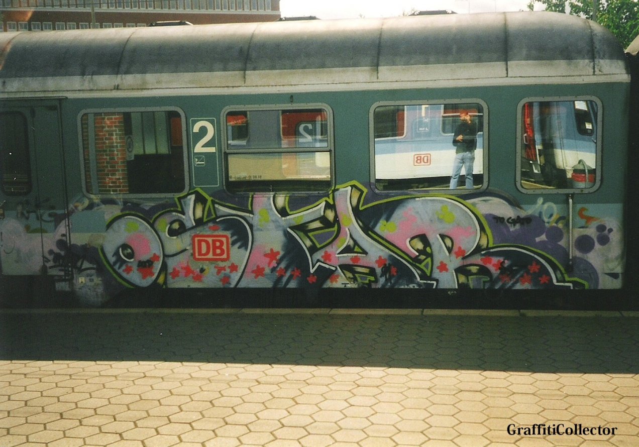 Graffiti Train in Hamburg - Photo by COLLECTOR - Ostar, Hamburg (2000)