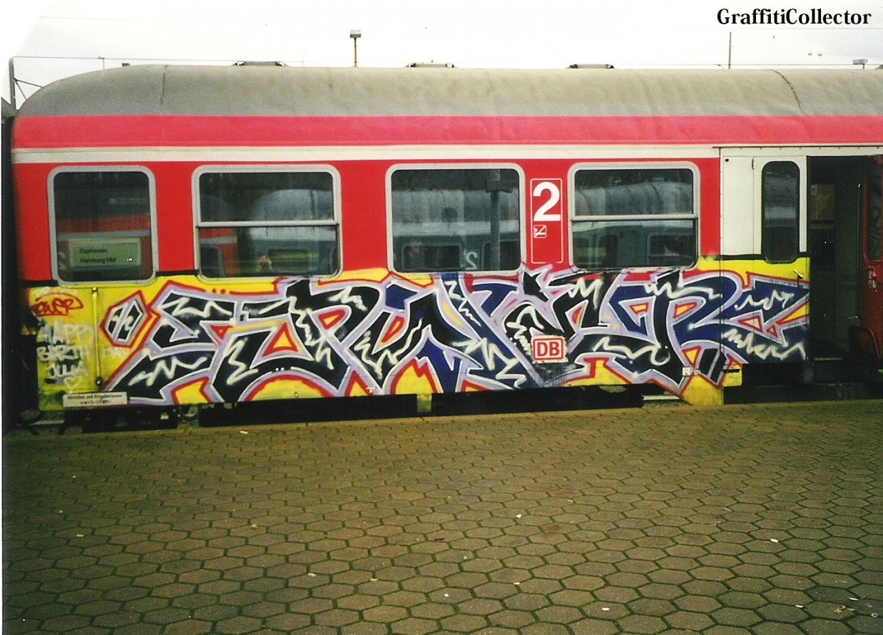 Graffiti Train in Hamburg - Photo by COLLECTOR - Power, Hamburg (2000)