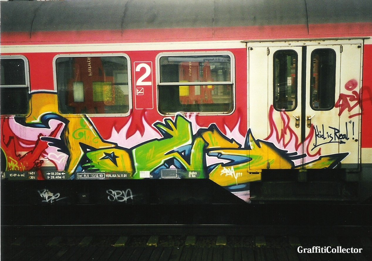 Graffiti Train in Hamburg - Photo by COLLECTOR - Pows, SBA, Hamburg (2000)