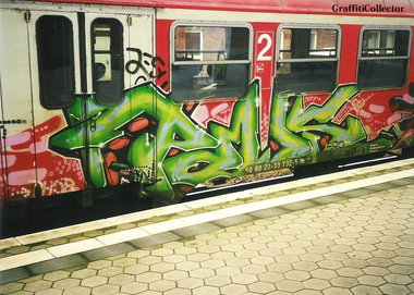 Graffiti Train in Hamburg - Photo by COLLECTOR - Pows, SBA, Hamburg (2000)