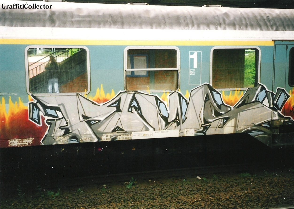 Graffiti Train in Hamburg - Photo by COLLECTOR - Pows, SBA, Hamburg (2000)