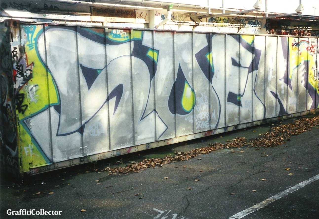 Graffiti Bombing in Hamburg - Photo by COLLECTOR - Soer, Hamburg (1999)