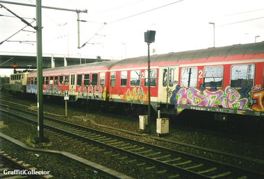 Graffiti Train in Hamburg - Photo by COLLECTOR - Väh, Whe, Oder (2000)