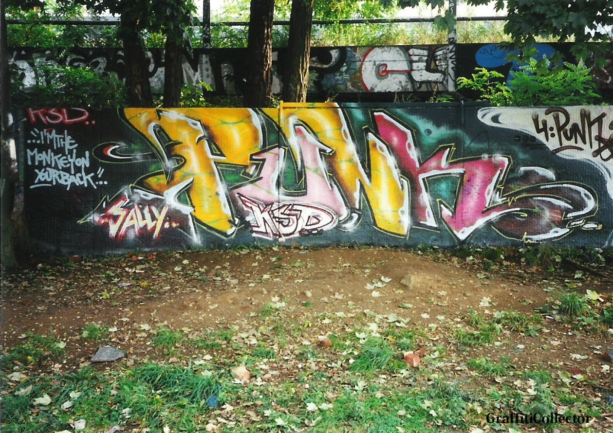 Graffiti Wall in Hamburg - Photo by COLLECTOR - Punk, Jim, KSD (2000)