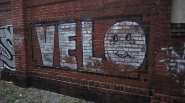 Graffiti Bombing in Berlin - Photo by COLLECTOR - Velo, Berlin