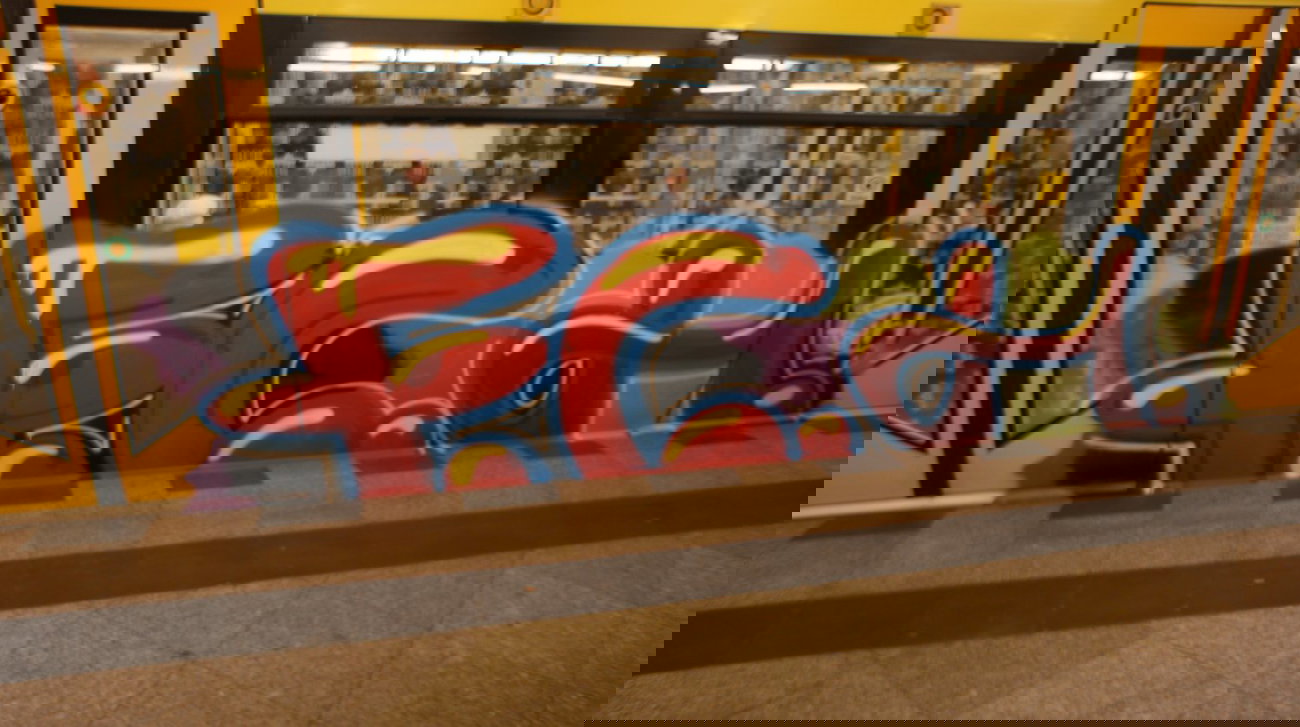 Graffiti Train in Berlin - Photo by COLLECTOR - Berlin (2011)