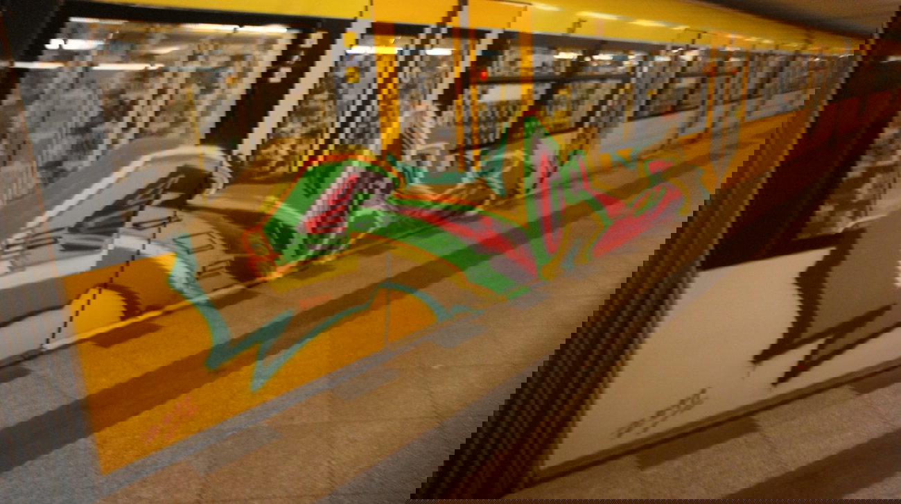 Graffiti Train in Berlin - Photo by COLLECTOR - Roks, Berlin (2011)