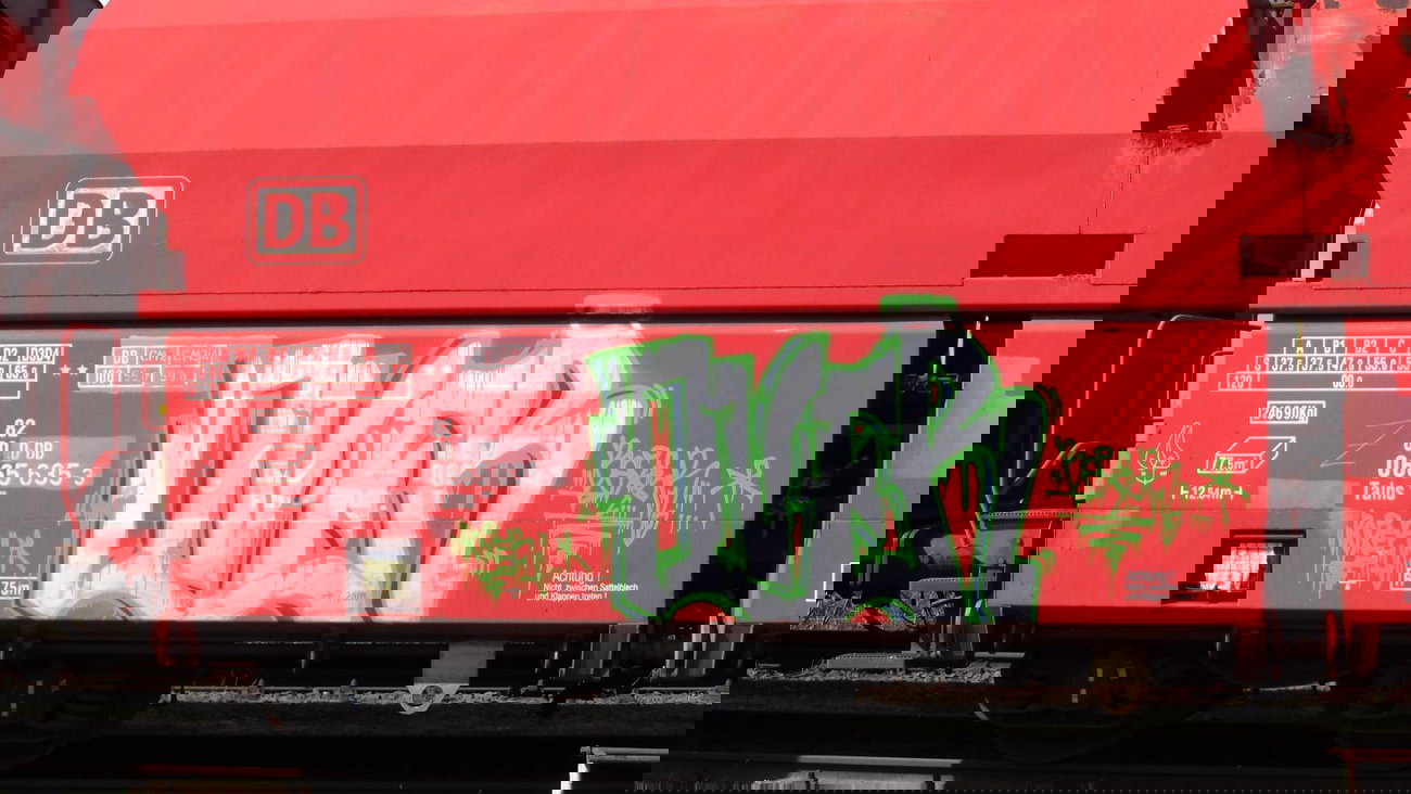 Graffiti Train - Photo by COLLECTOR - Over