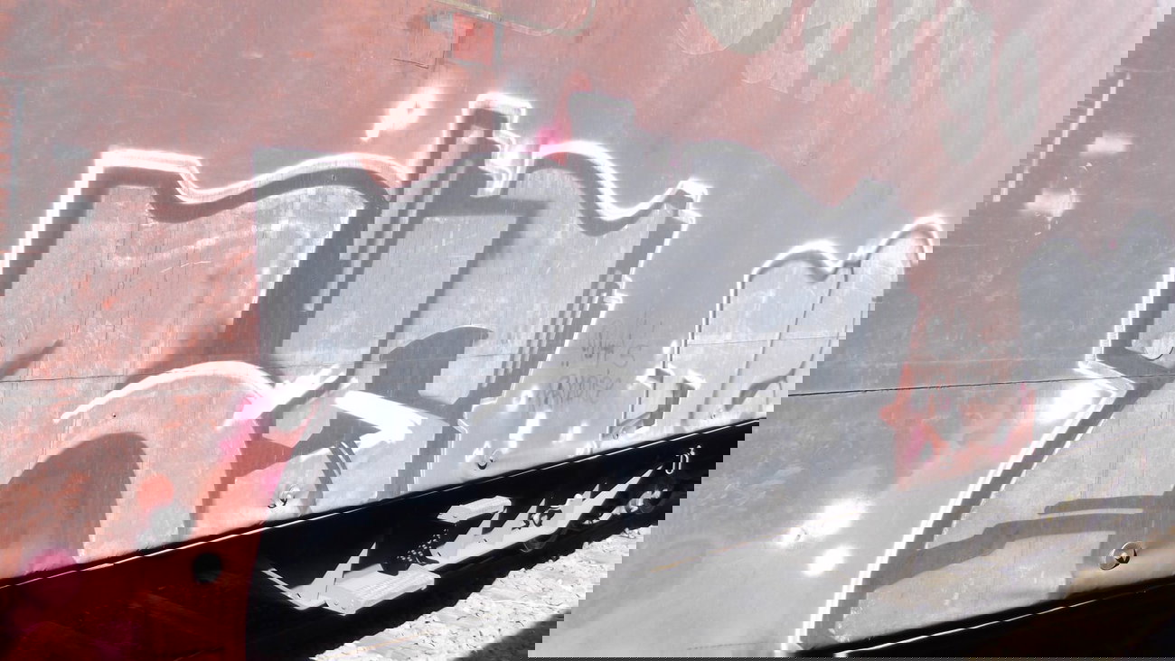 Graffiti Train - Photo by COLLECTOR - HS