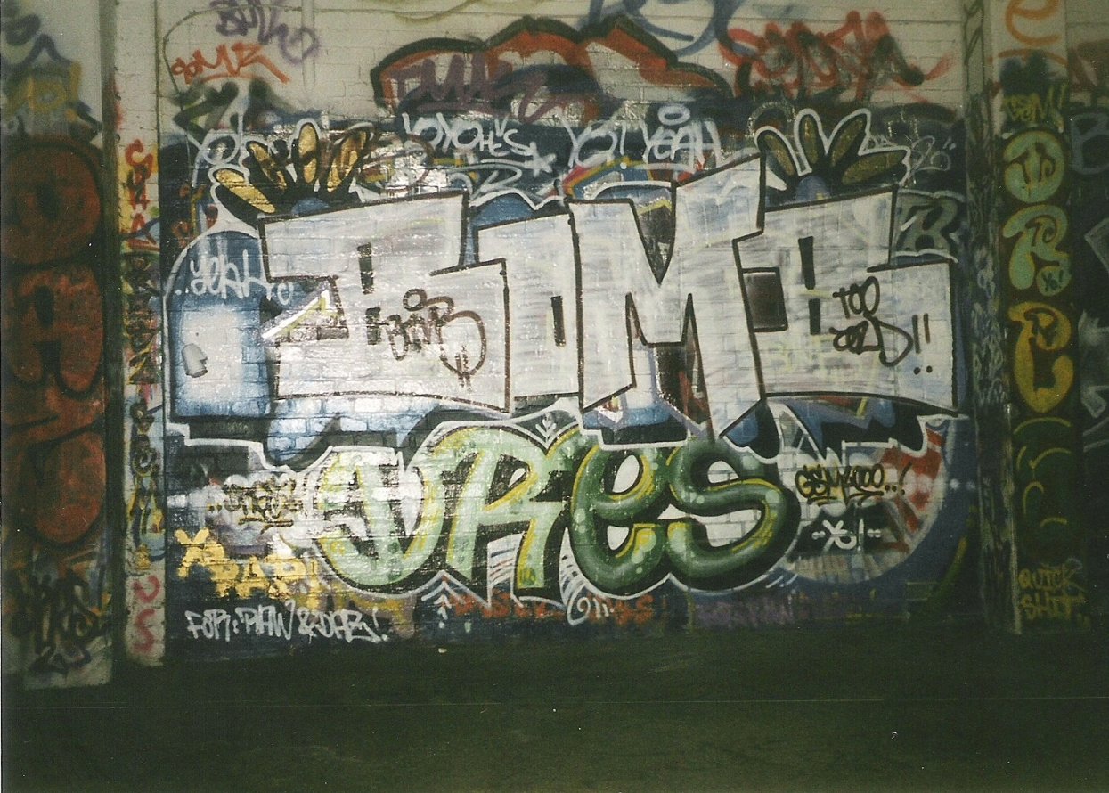 Graffiti Wall in Gifhorn - Photo by COLLECTOR - Bomb, Dres, GSM (2000)