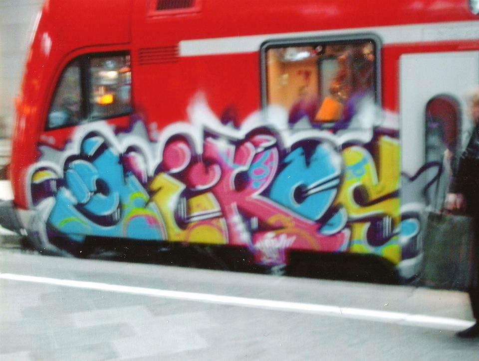 Graffiti Train in Brussel - Photo by COLLECTOR - Güros, Brussel, Bruxelles (2009)