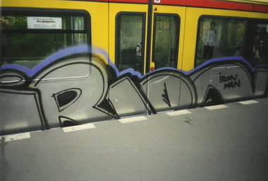 Graffiti Train in Berlin - Photo by COLLECTOR - Iron, MRN, Berlin (2000)