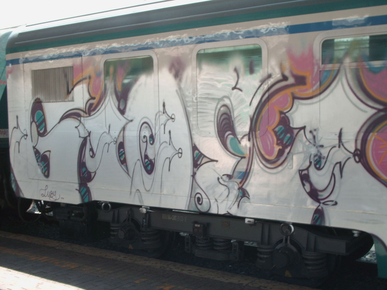 Graffiti Train in Rome - Photo by COLLECTOR - Gioe, Rome, Italy (2012)