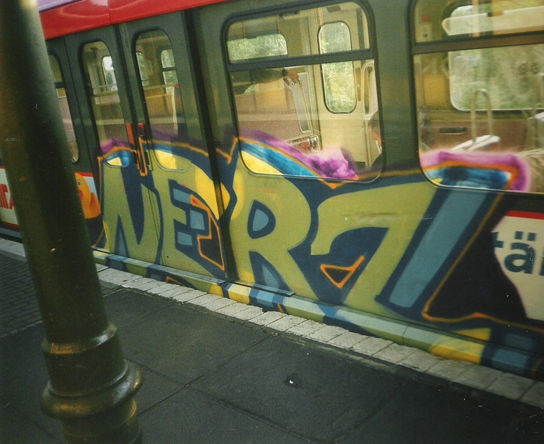 Graffiti Train in Berlin - Photo by COLLECTOR - Nerz, Berlin (2003)
