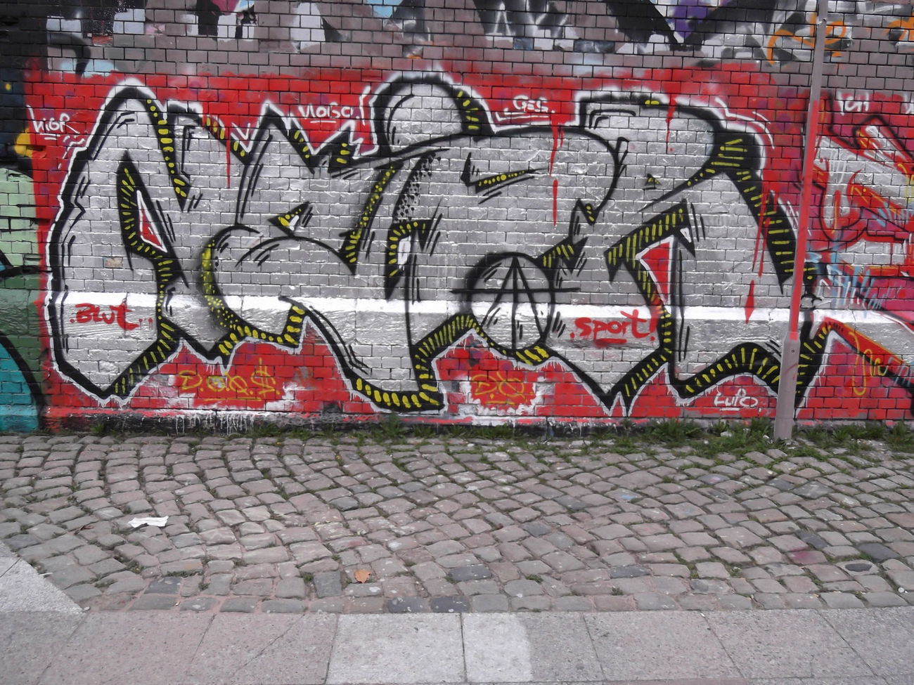 Graffiti Wall in Braunschweig - Photo by COLLECTOR - Neidr, DQ, Braunschweig (2012)