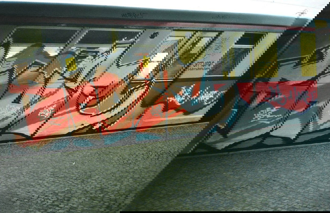 Graffiti Train in Berlin - Photo by COLLECTOR - Booze, Berlin (2003)