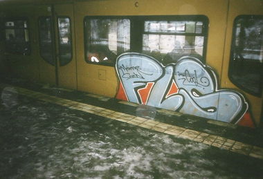 Graffiti Train in Berlin - Photo by COLLECTOR - FLS, Berlin (2004)
