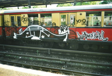 Graffiti Train in Berlin - Photo by COLLECTOR - ENA, Berlin (2003)