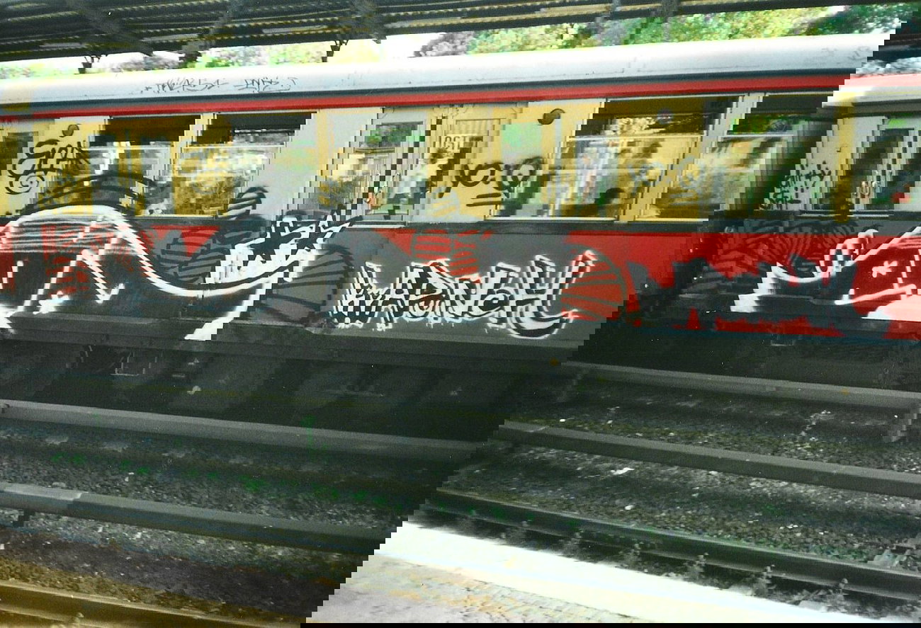 Graffiti Train in Berlin - Photo by COLLECTOR - ENA, Berlin (2003)