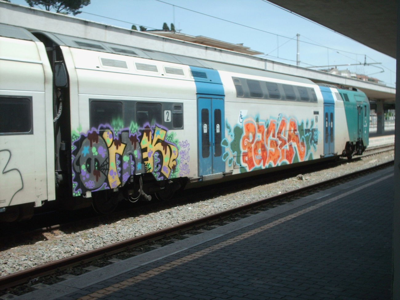 Graffiti Train in Rome - Photo by COLLECTOR - Oink, Pager, Rome (2010)