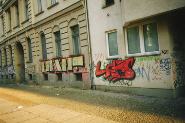 Graffiti Bombing in Berlin - Photo by COLLECTOR - Berlin